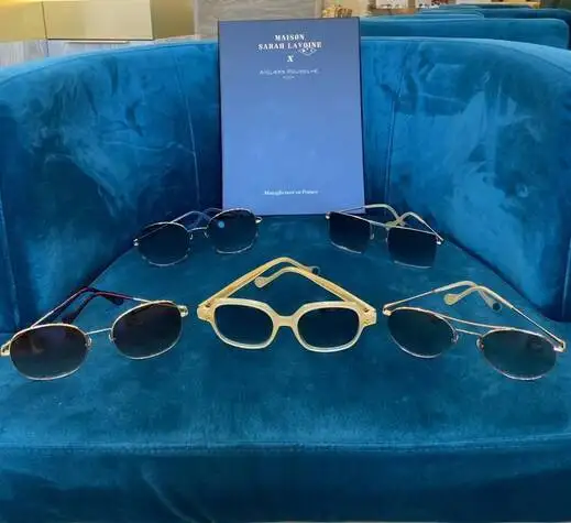 Collection Maison Sarah Lavoine, lunettes de soleil colores avec son clbre bleu
